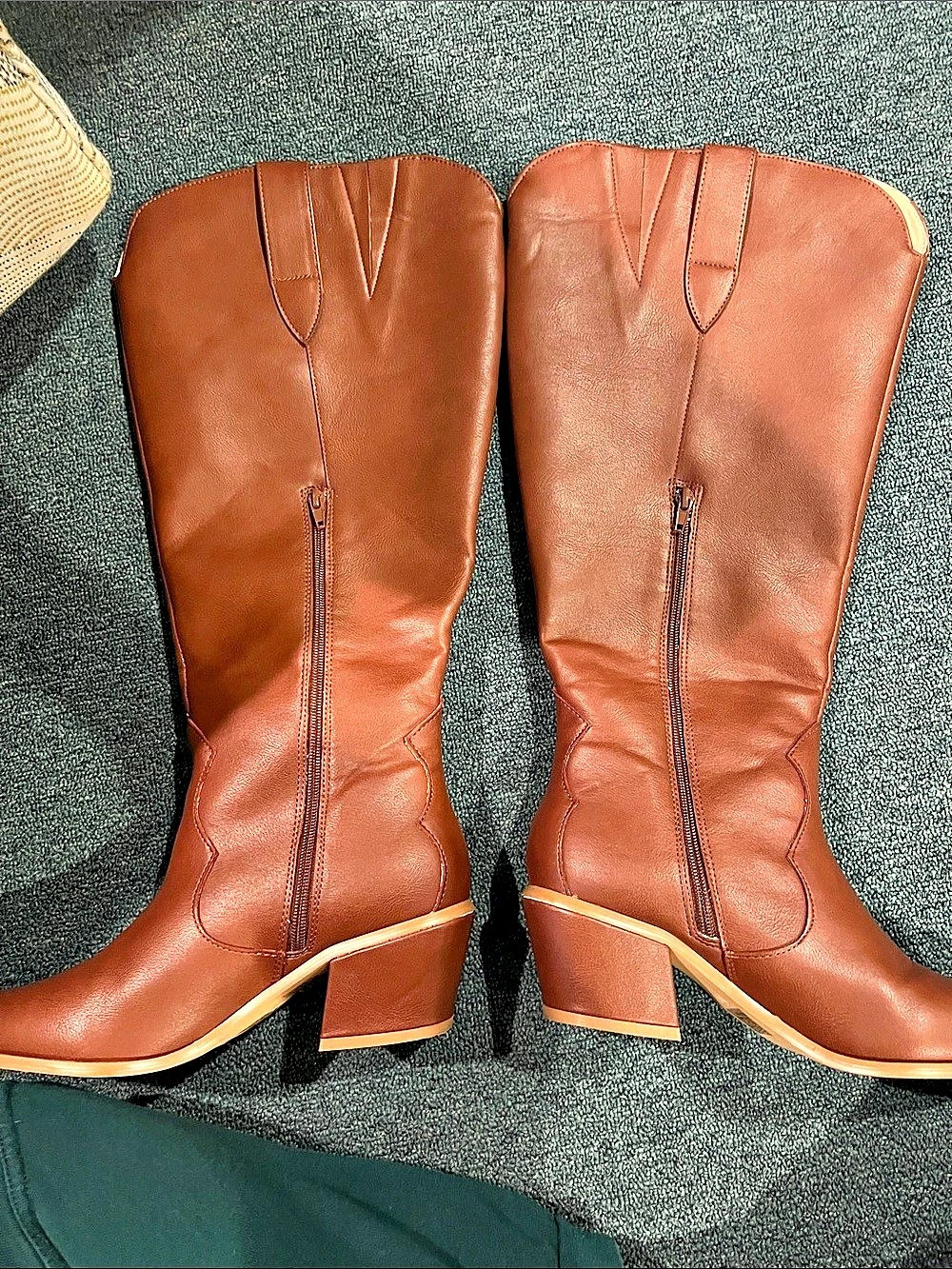 Fashion To Figure Western Knee High WIDE CALF Brown Knee-High Heeled Boots US 9